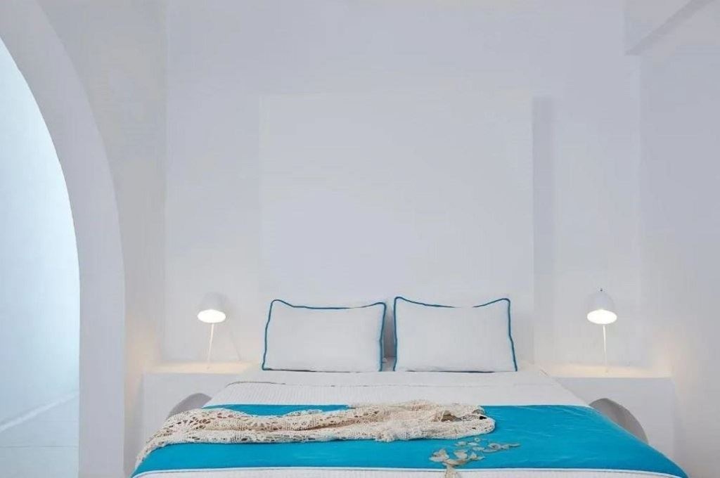 rooms-suite-with-plunge-pool-and-sea-view