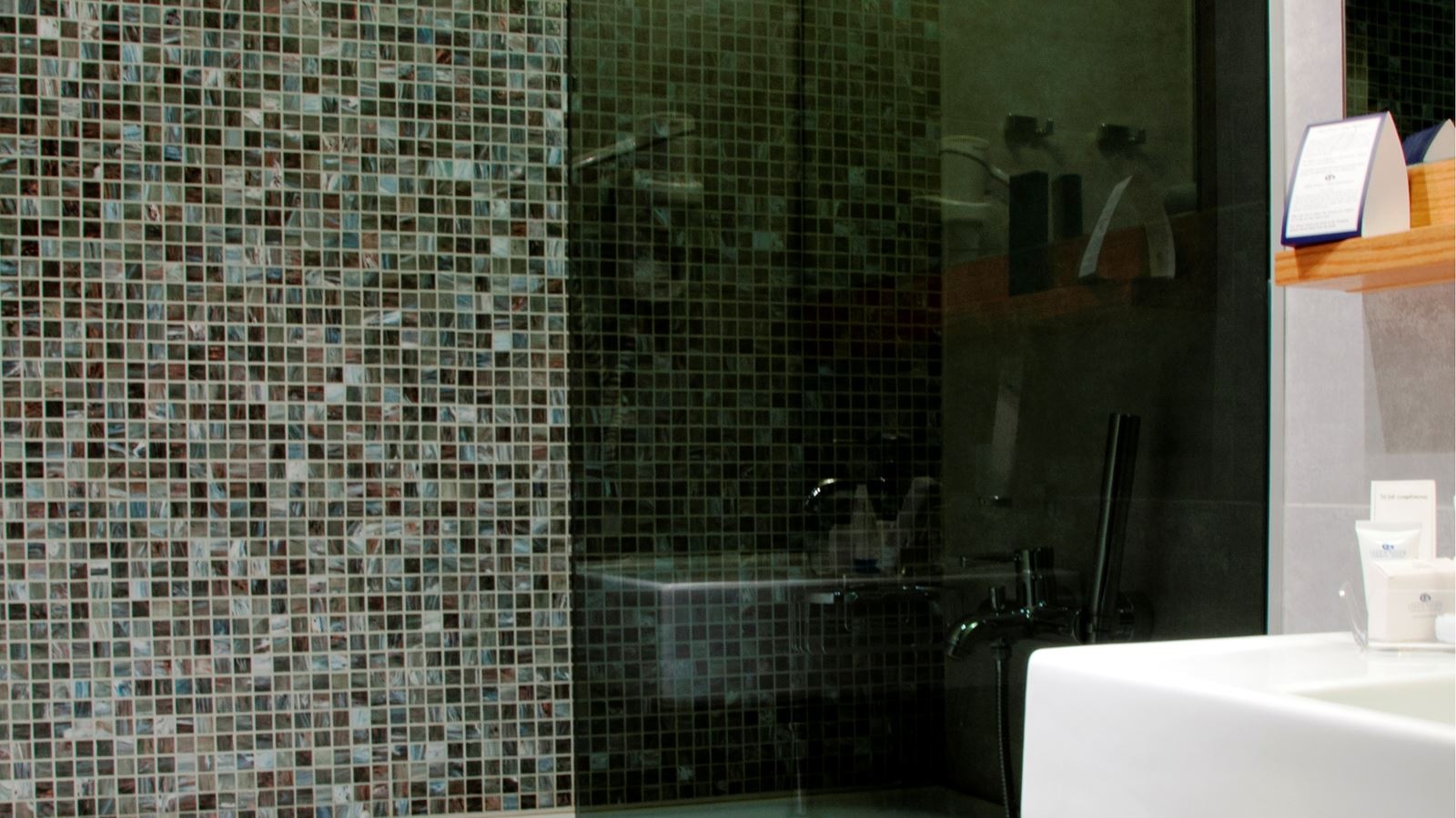 rooms-executive-room