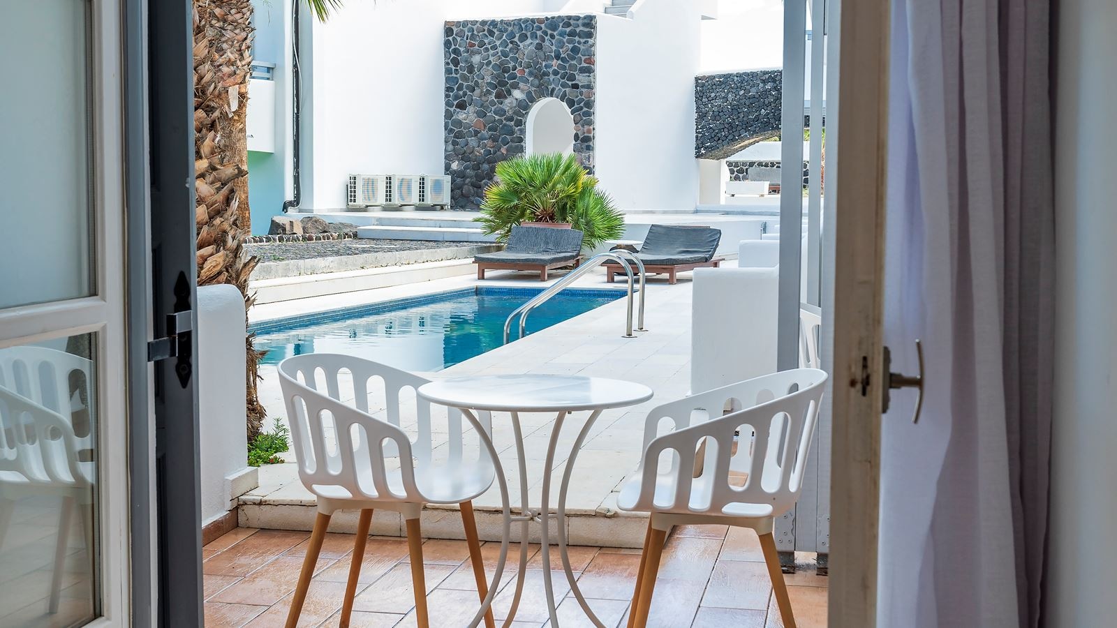 rooms-superior-room-with-shared-pool