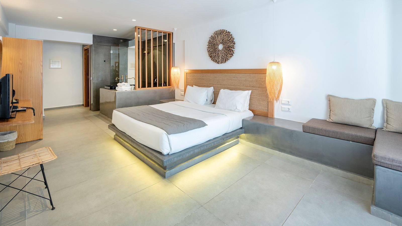 rooms-junior-suite-with-shared-pool