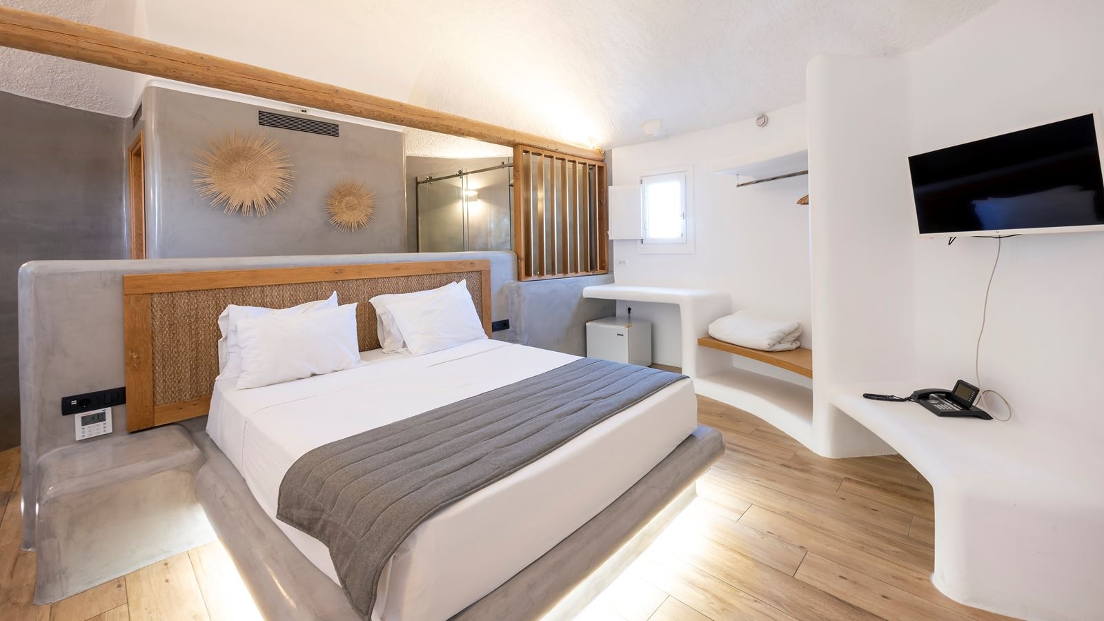 rooms-honeymoon-windmill-suite-with-shared-pool