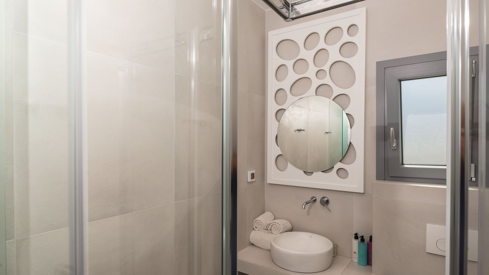 rooms-the-white-suite