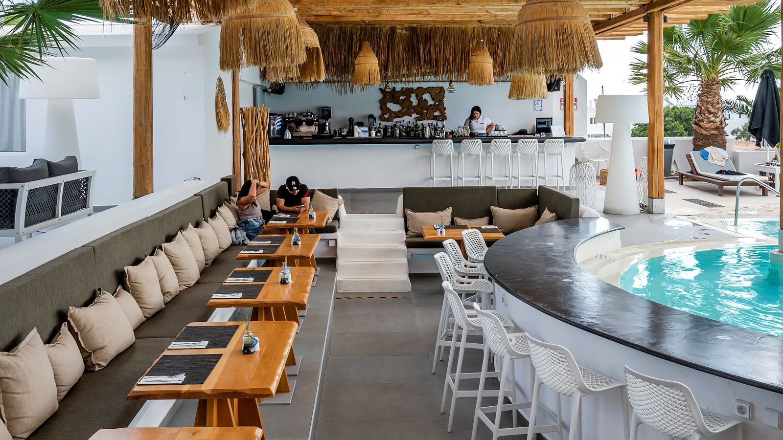 restaurants-poolbar-restautant