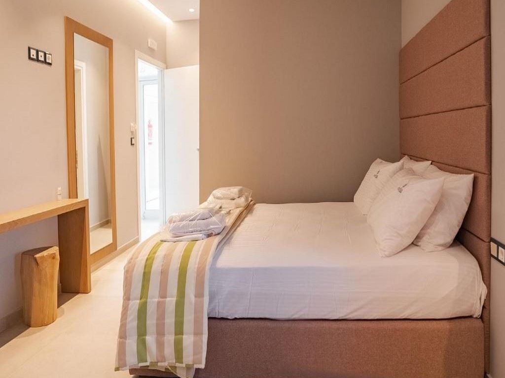 rooms-room-deluxe-double-sideseaview