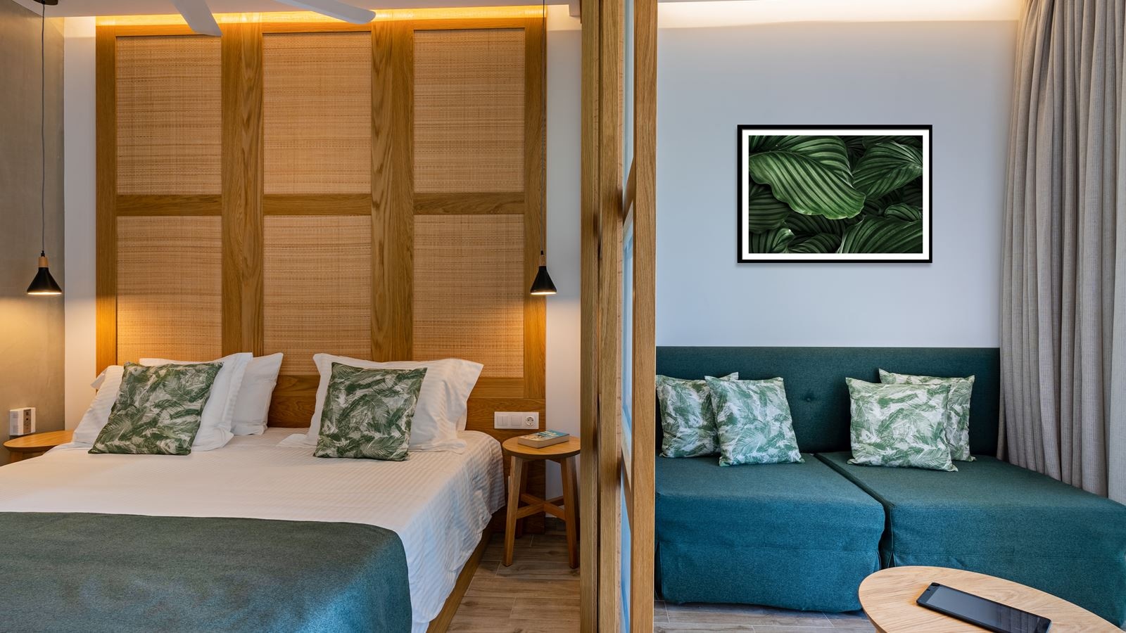 rooms-junior-suite-side-sea-view