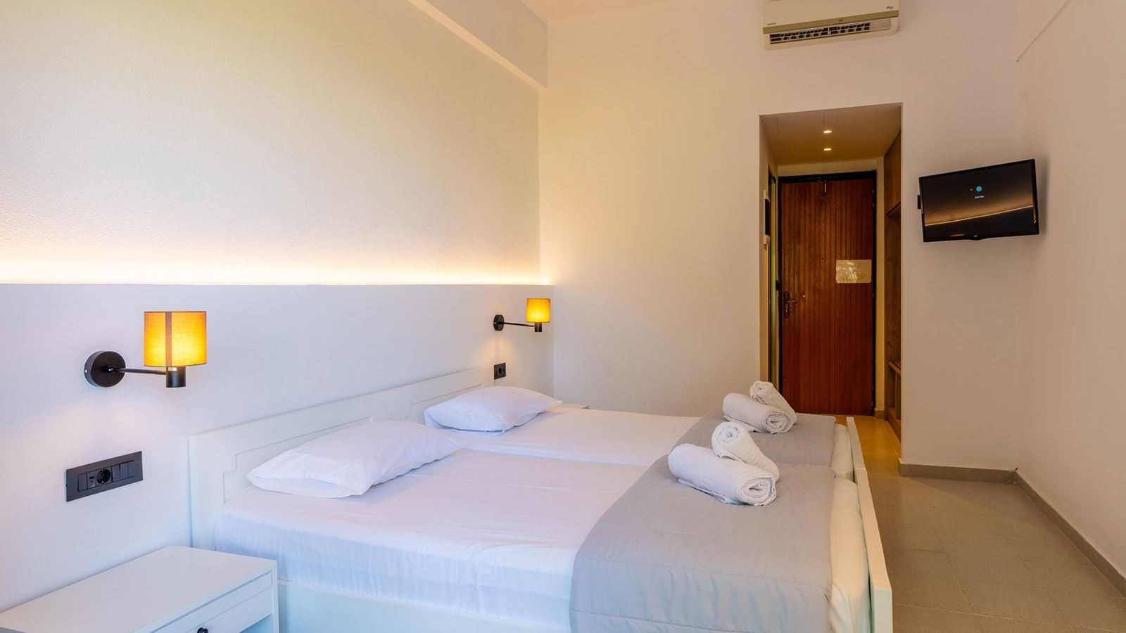 rooms-room-superior-double-balcony-or-terrace