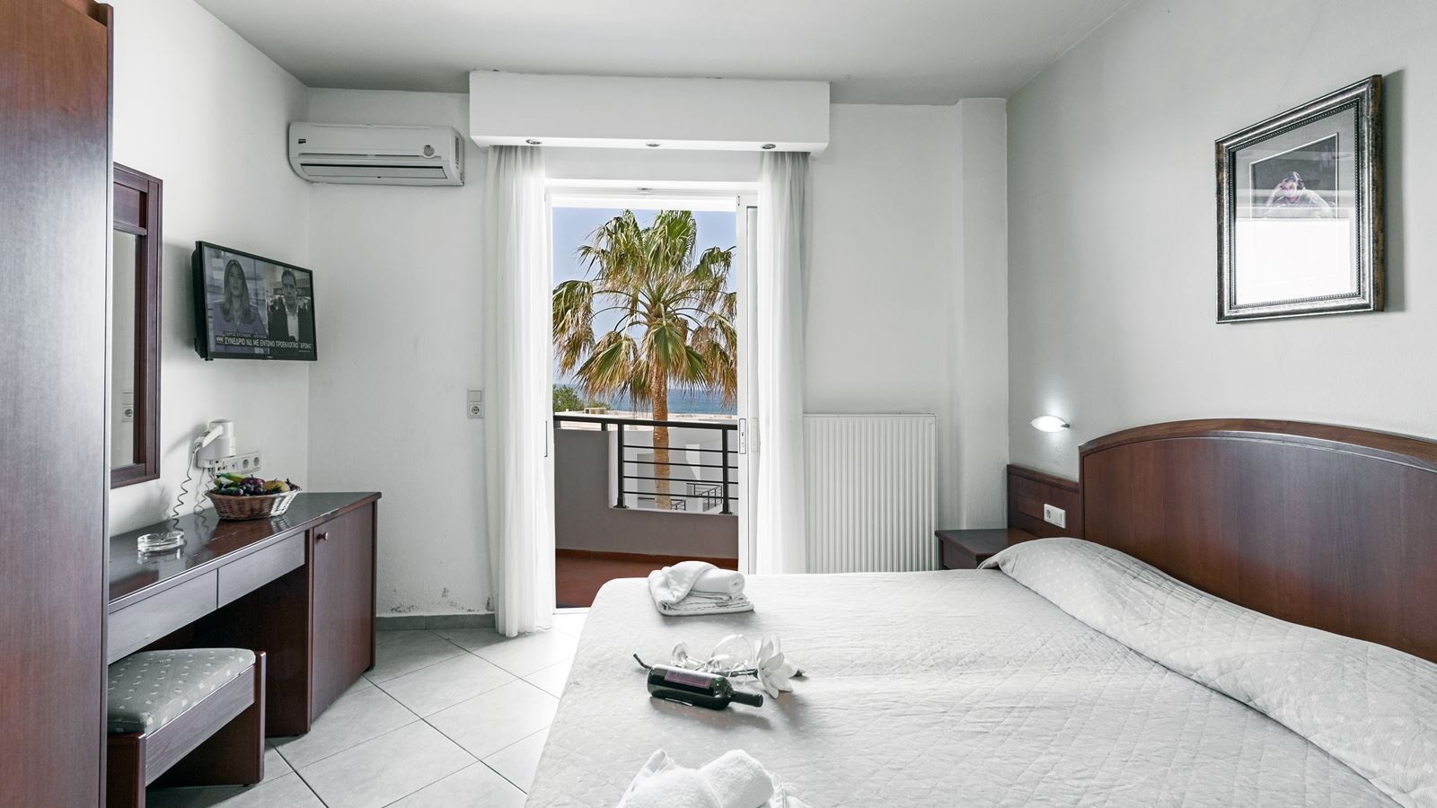 rooms-superior-double-sideseaview