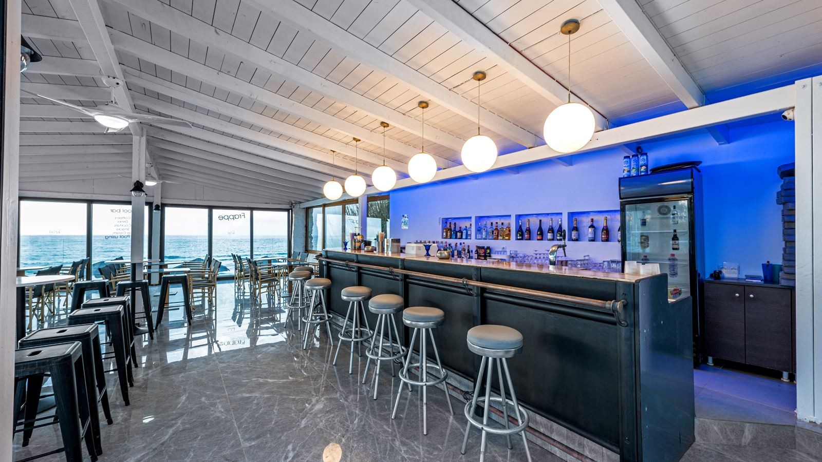 bars-akti-cafepool-bar