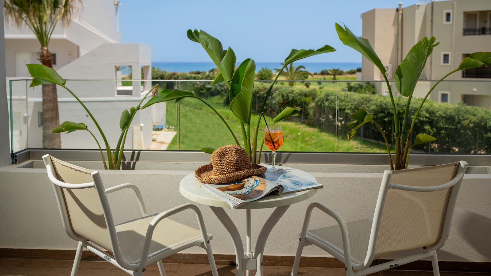 rooms-suite-deluxe-gardenview-jacuzzi