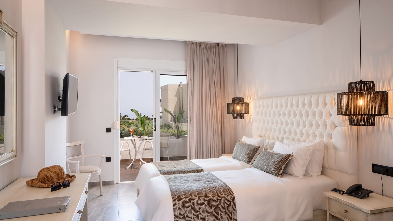 rooms-suite-deluxe-gardenview-jacuzzi