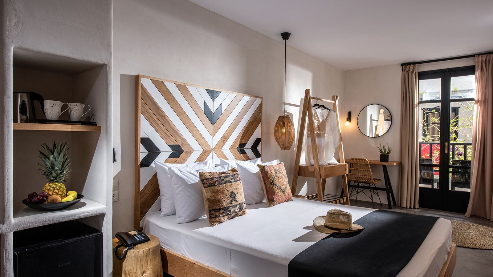 rooms-superior-deluxe--pool-view-with-balcony