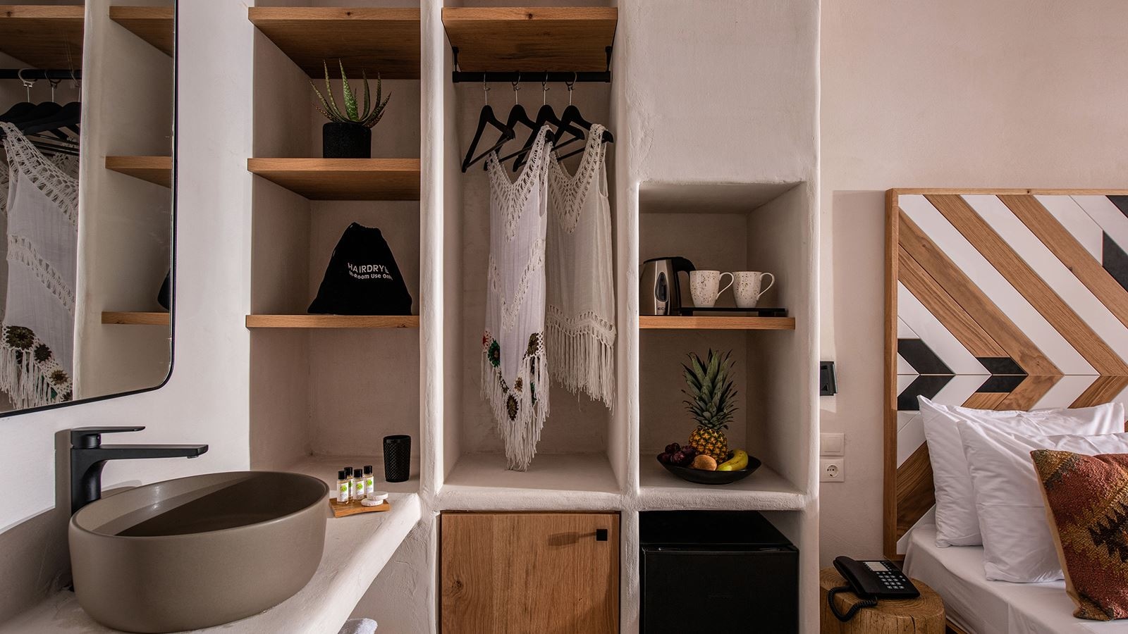 rooms-superior-deluxe--pool-view-with-balcony