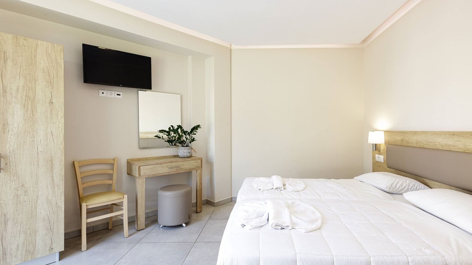 rooms-room-superior-double-gardenview