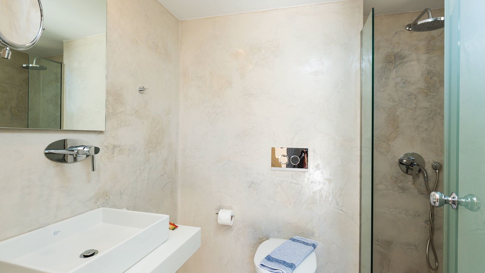 rooms-apartment-superior-1-bedroom-triple-balcony-or-terrace