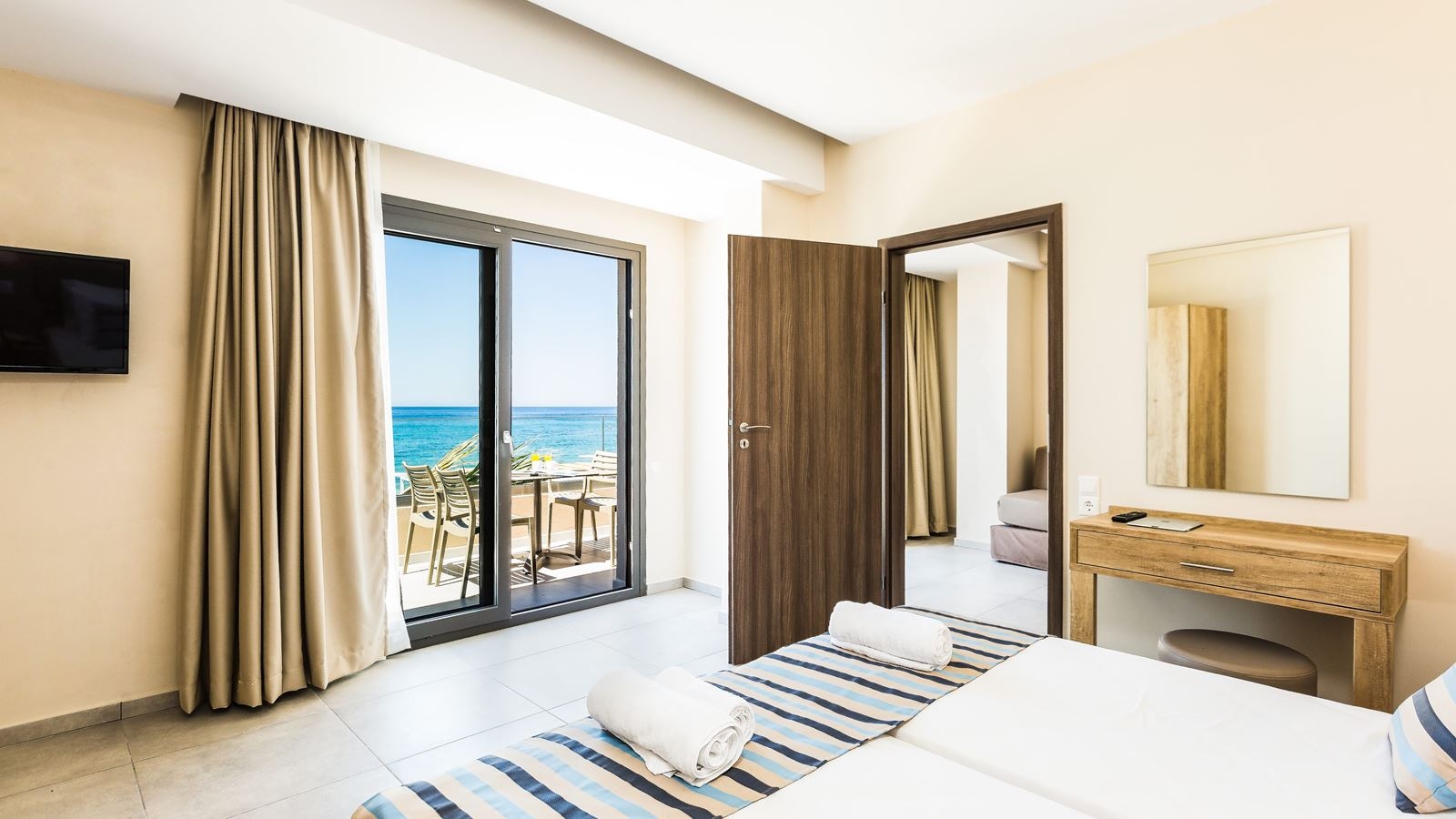 rooms-apartment-superior--quadruple-1-bedroom-balcony-or-terrace