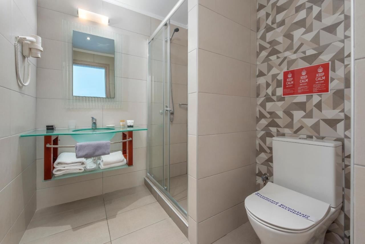 rooms-double--bunk-bed-sea-view-