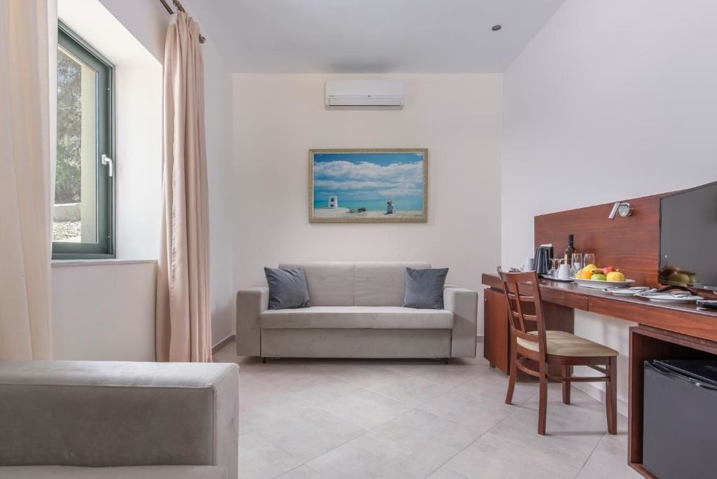 rooms-family-apartment--sea-view-