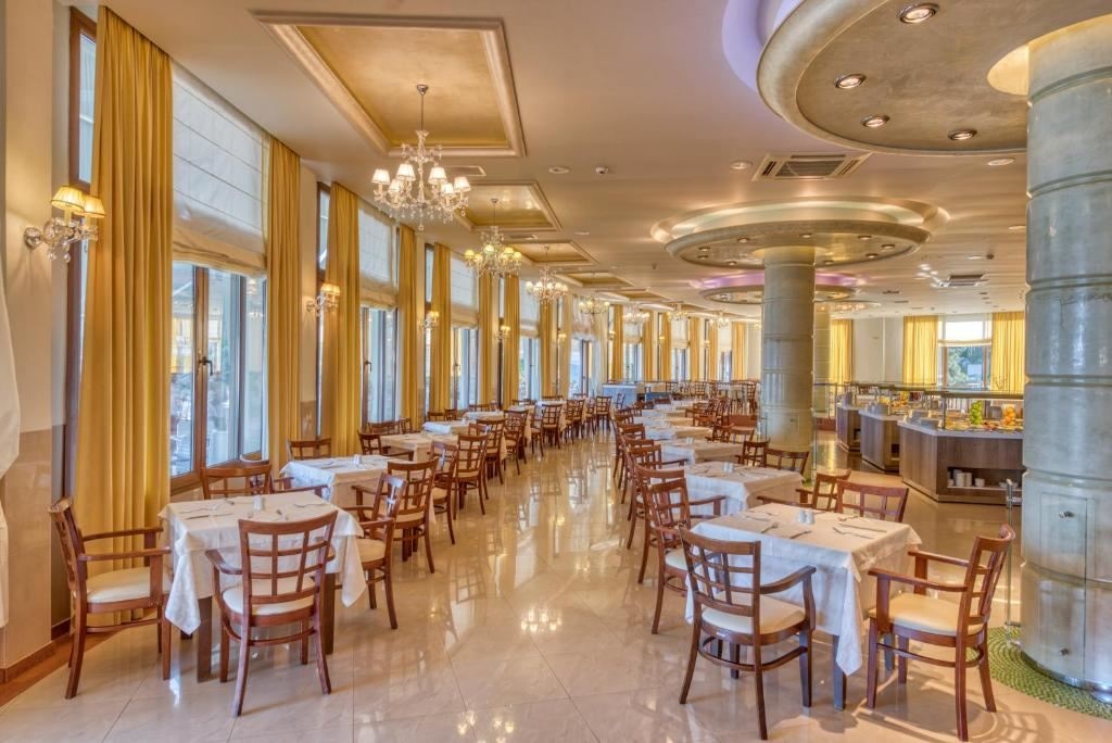 restaurants-main-restaurant