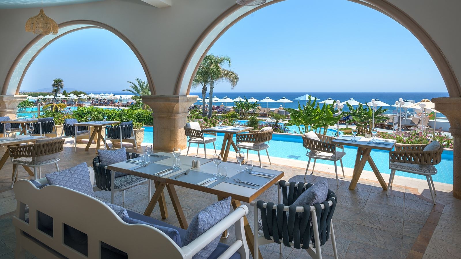 restaurants-lachania-pool-restaurant