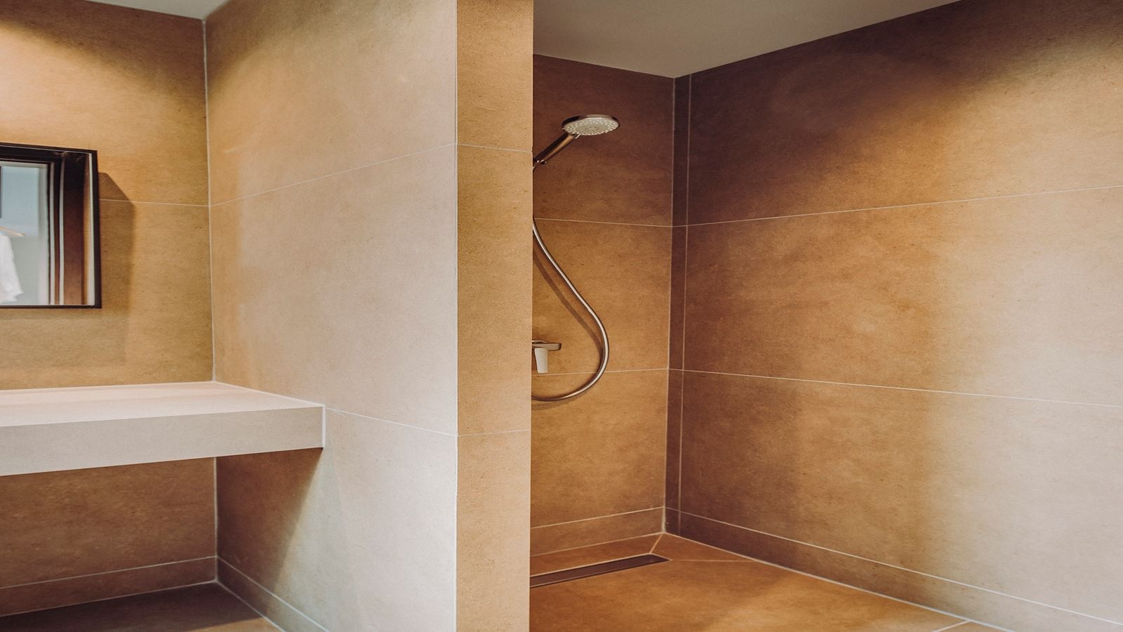 rooms-suite-with-jacuzzi-panoramic-view