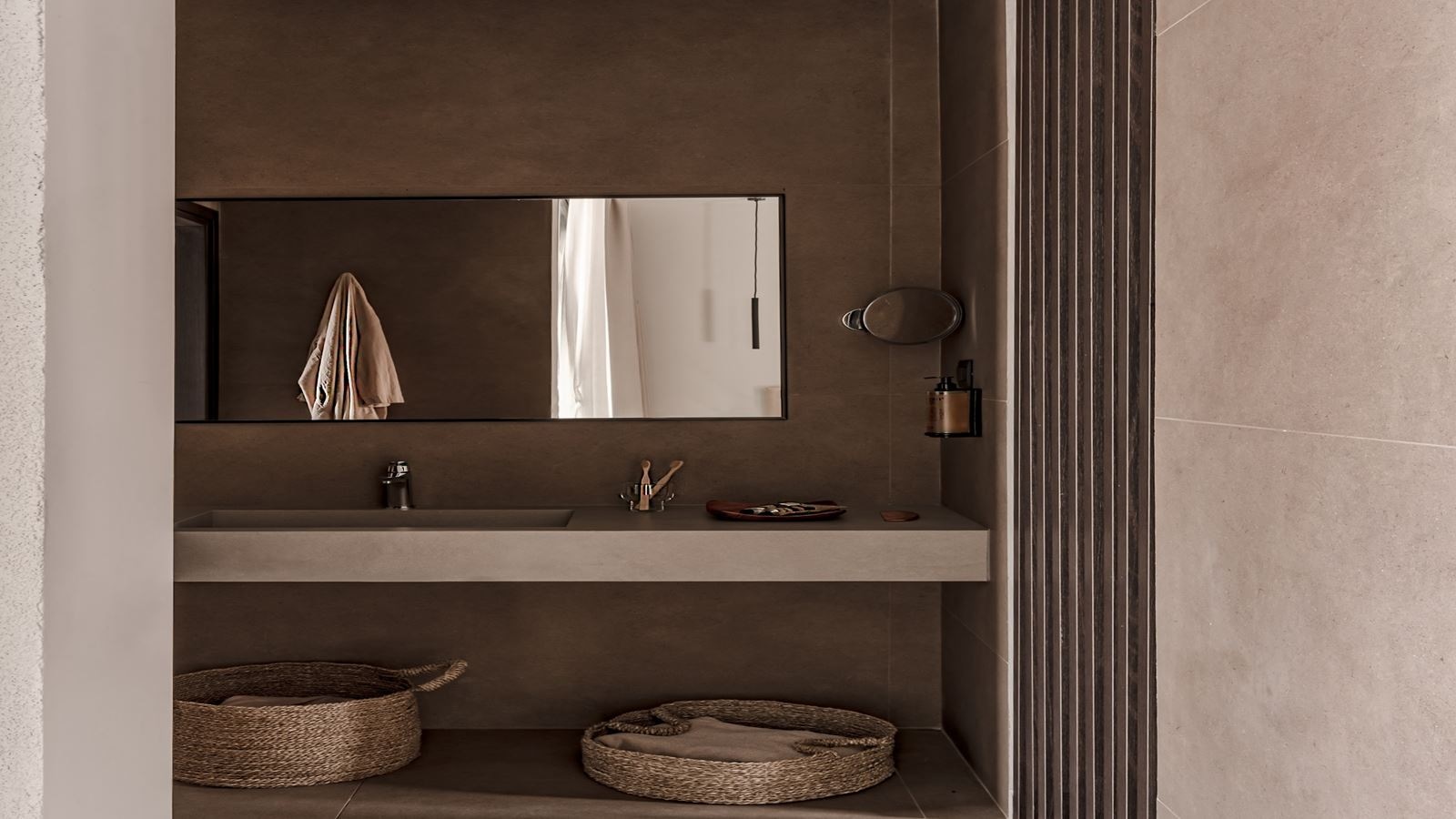 rooms-suite--with-private-pool-garden-view