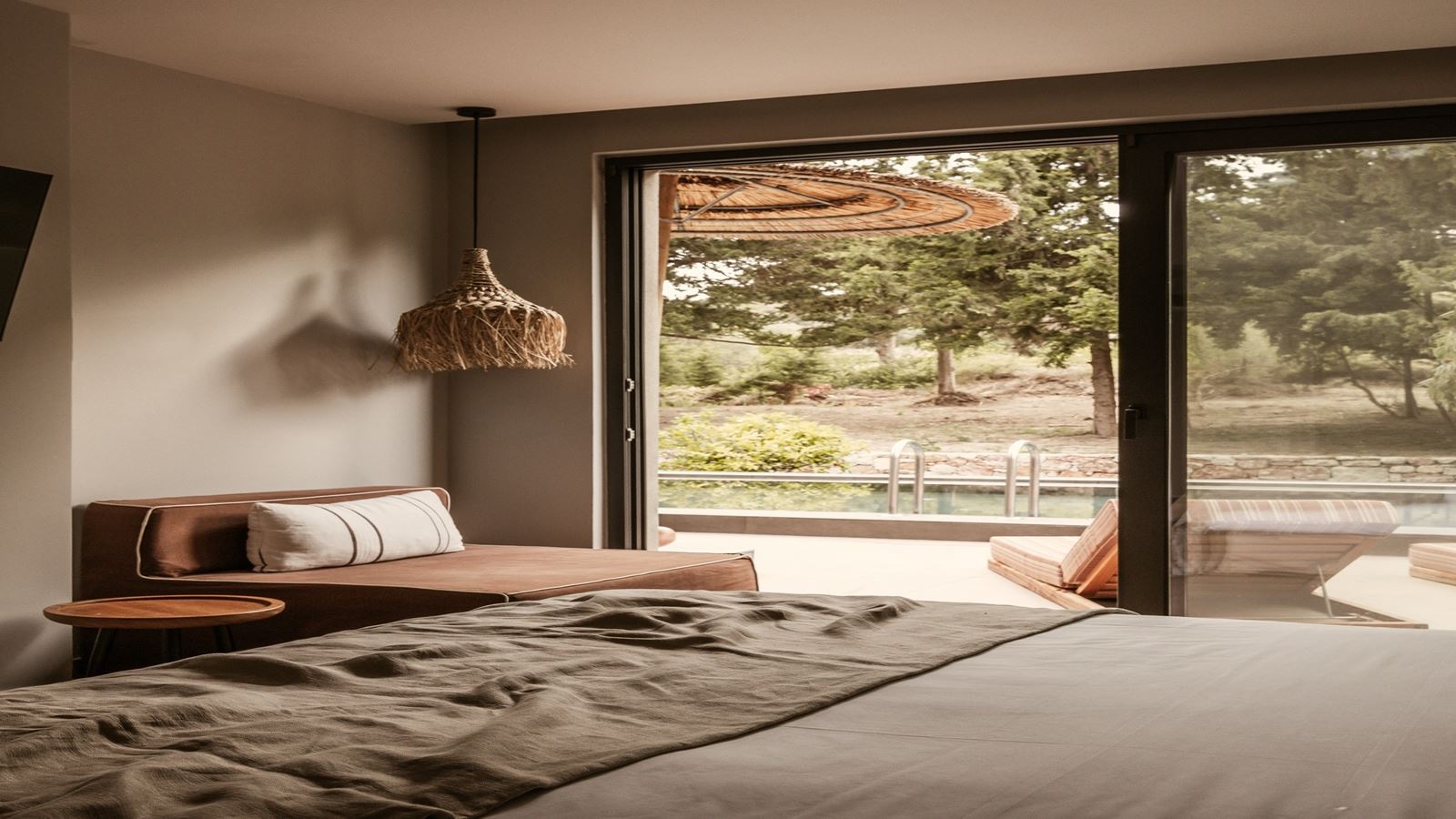 rooms-suite-with-shared-pool-garden-view