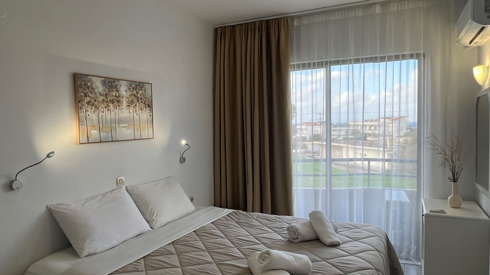 rooms-family-apartment