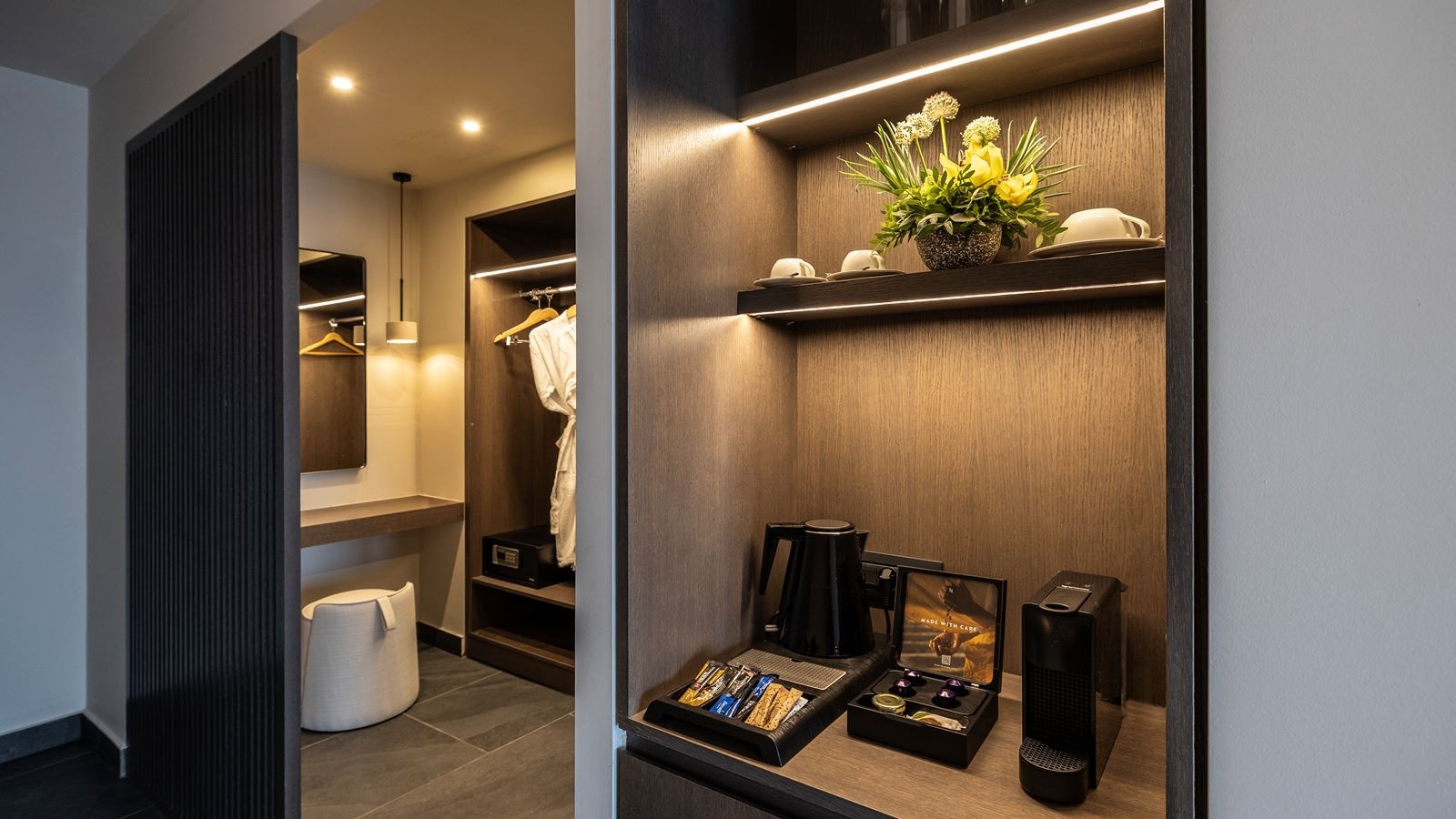 rooms-junior-suite-front-sea-view