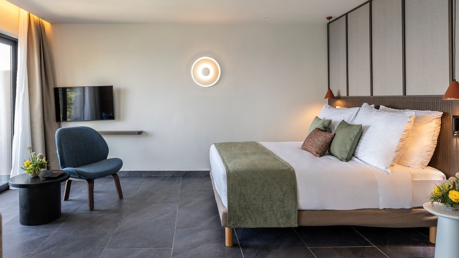 rooms-junior-suite-front-sea-view