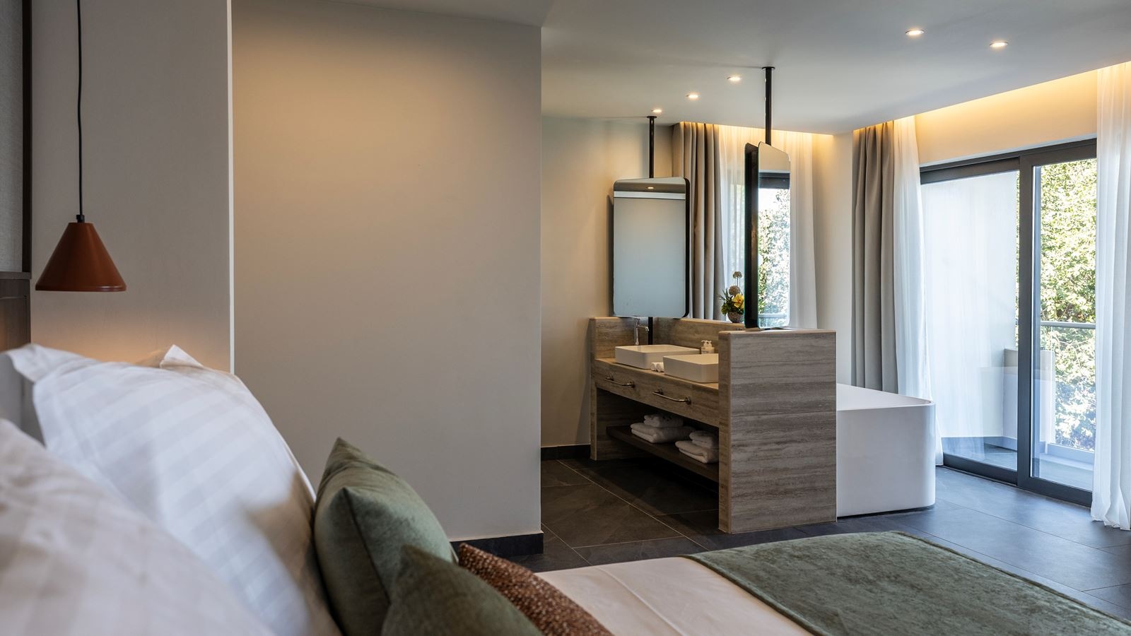 rooms-grand-suite-front-sea-view