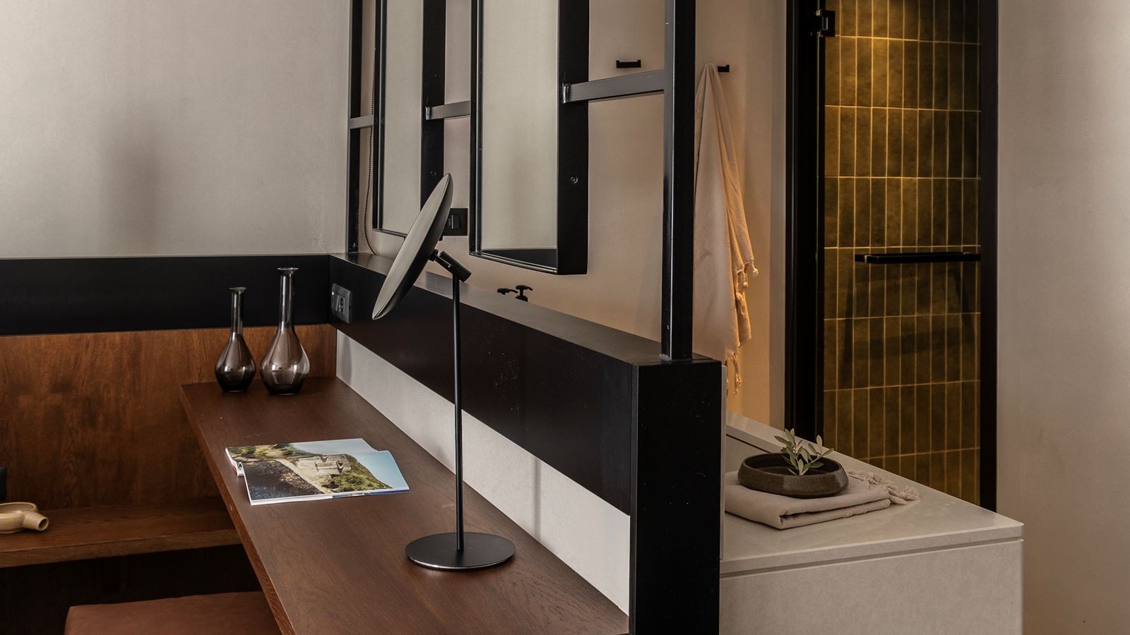 rooms-superior-suite-swim-up-partial-sea-view