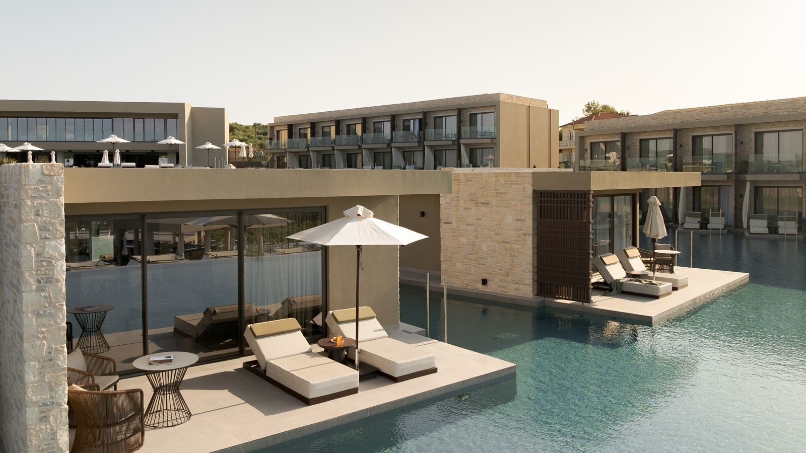 rooms-island-suite-swim-up