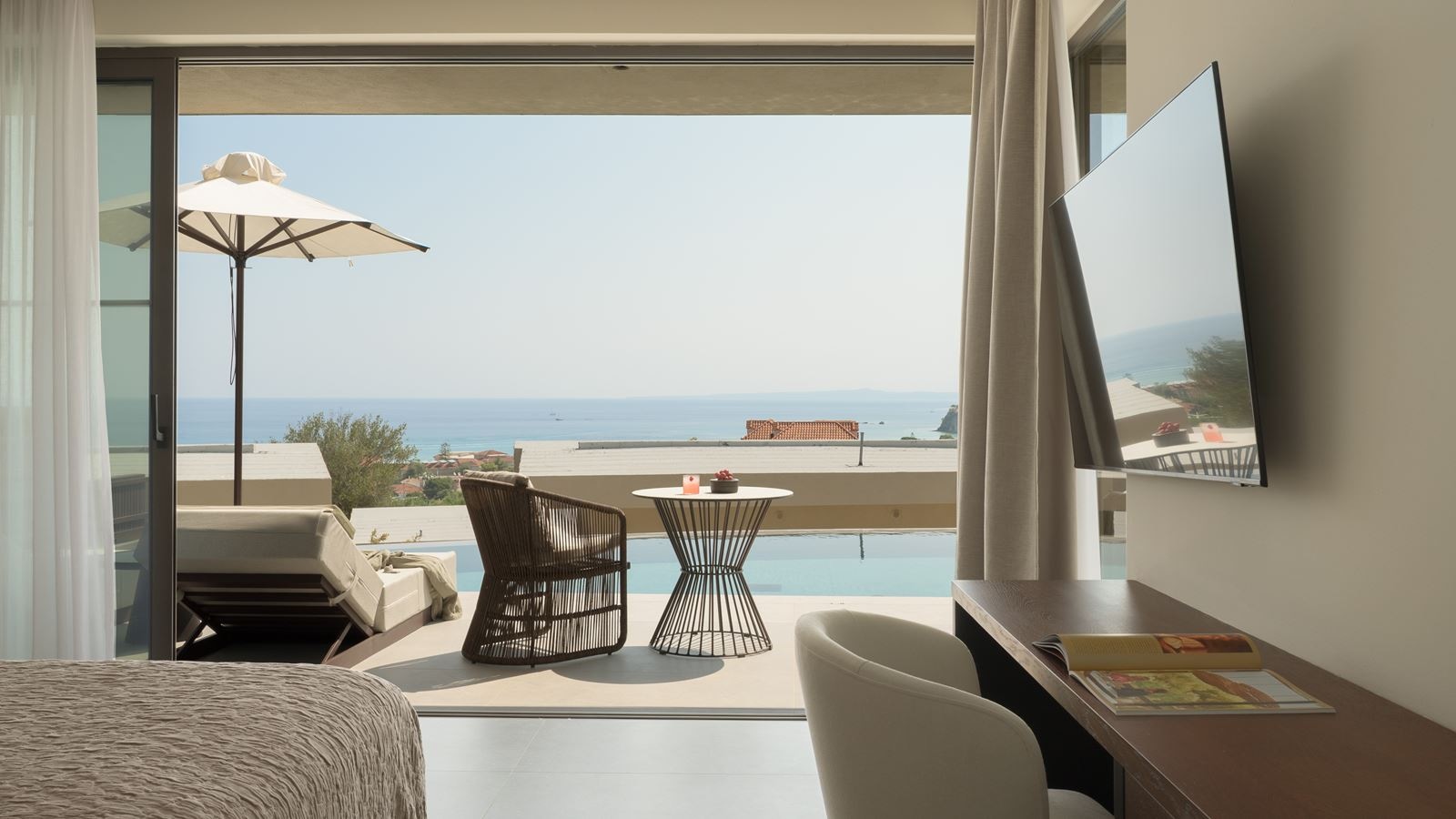 rooms-island-suite-sea-view-with-private-pool