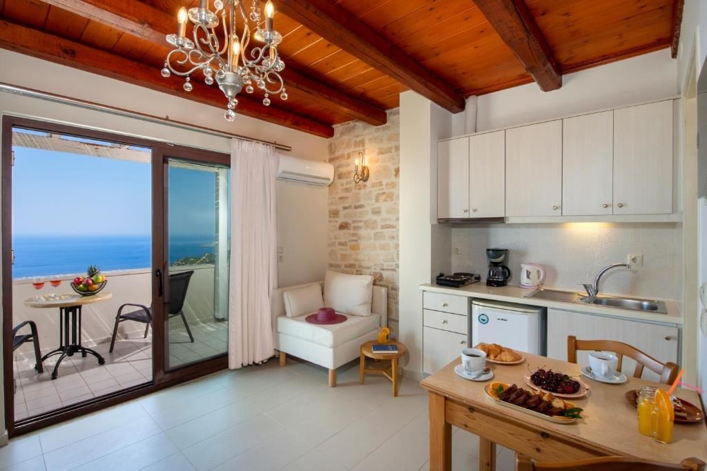 rooms-junior-suite-deluxe-with-outdoor-jacuzzi-panoramic-sea-view