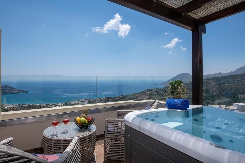 rooms-junior-suite-deluxe-with-outdoor-jacuzzi-panoramic-sea-view
