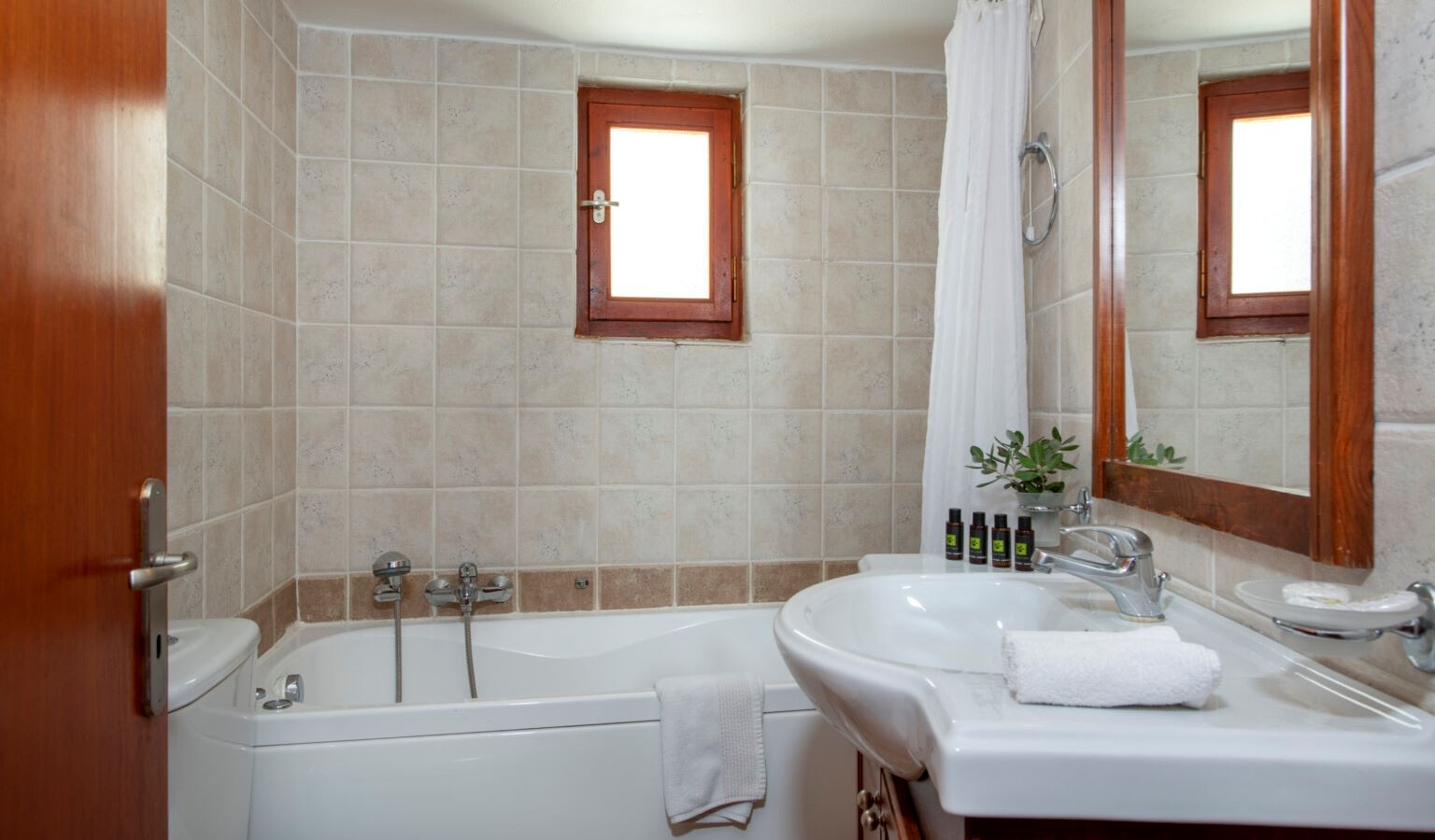 rooms-suite-2-bedrooms-family-superior-panoramic-sea-view