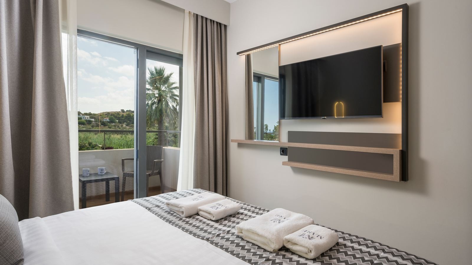 rooms-double-garden-view