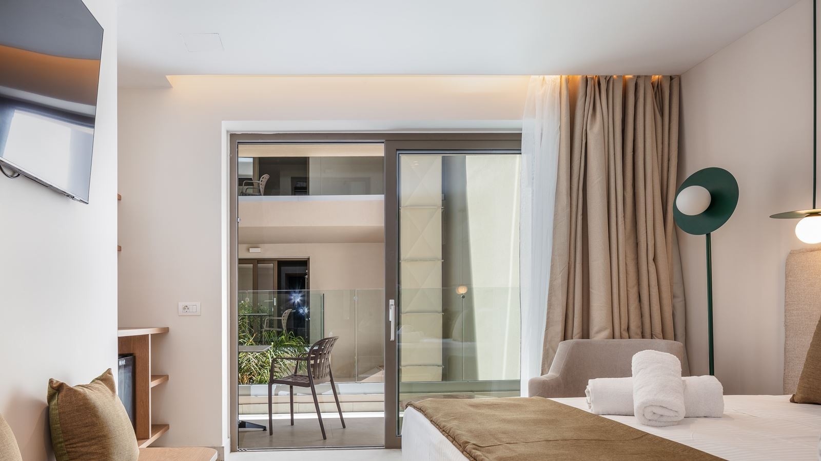 rooms-standard-double-room