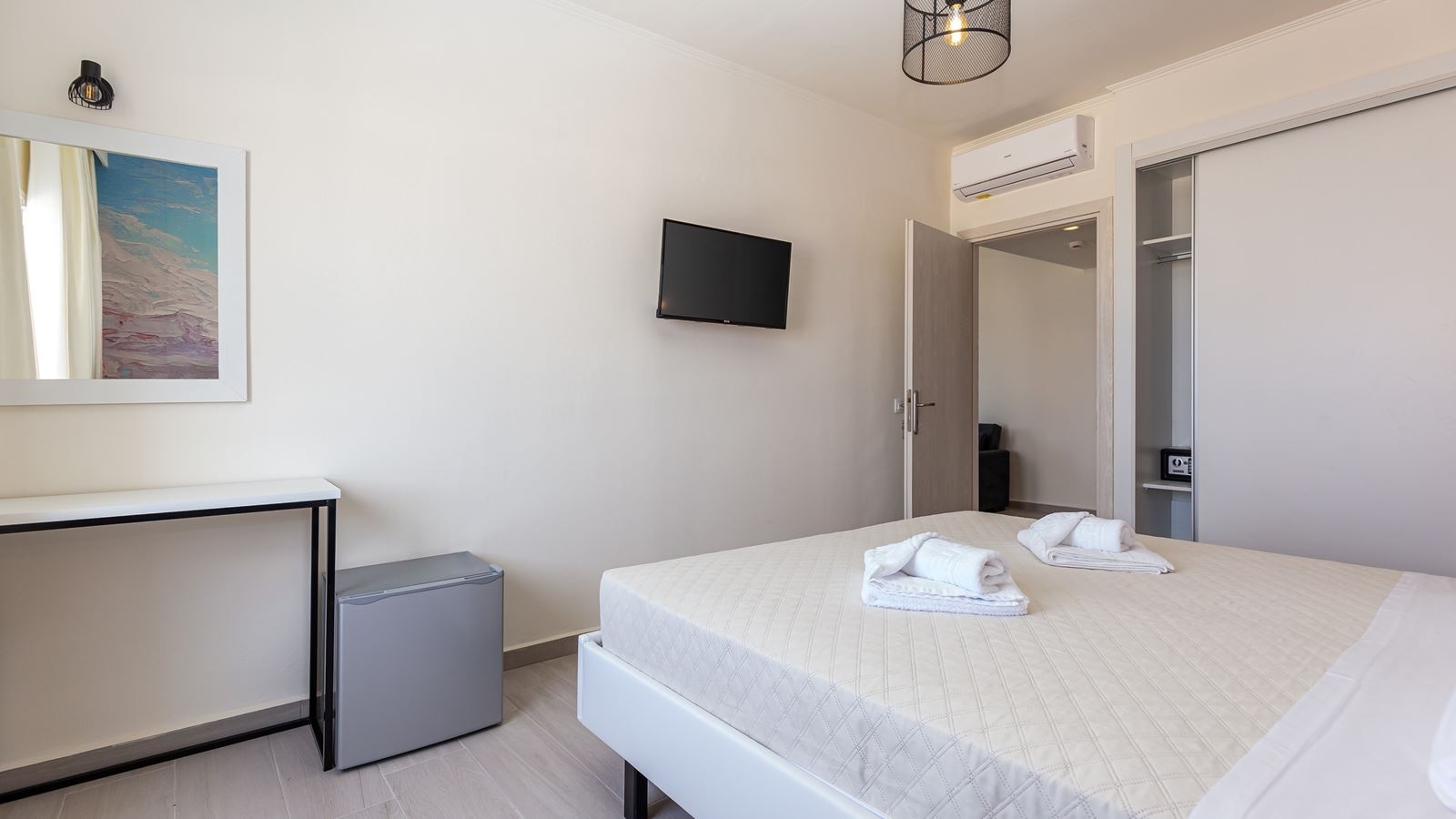 rooms-double-room-standard-seaview-without-balcony--terrace