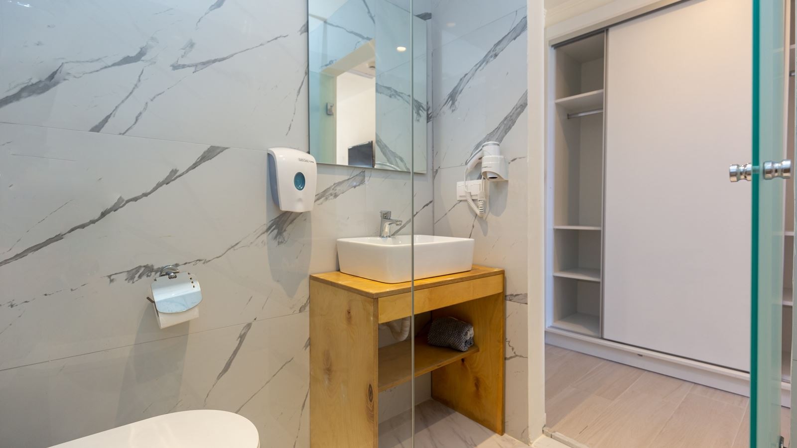 rooms-double-room-standard-seaview-without-balcony--terrace