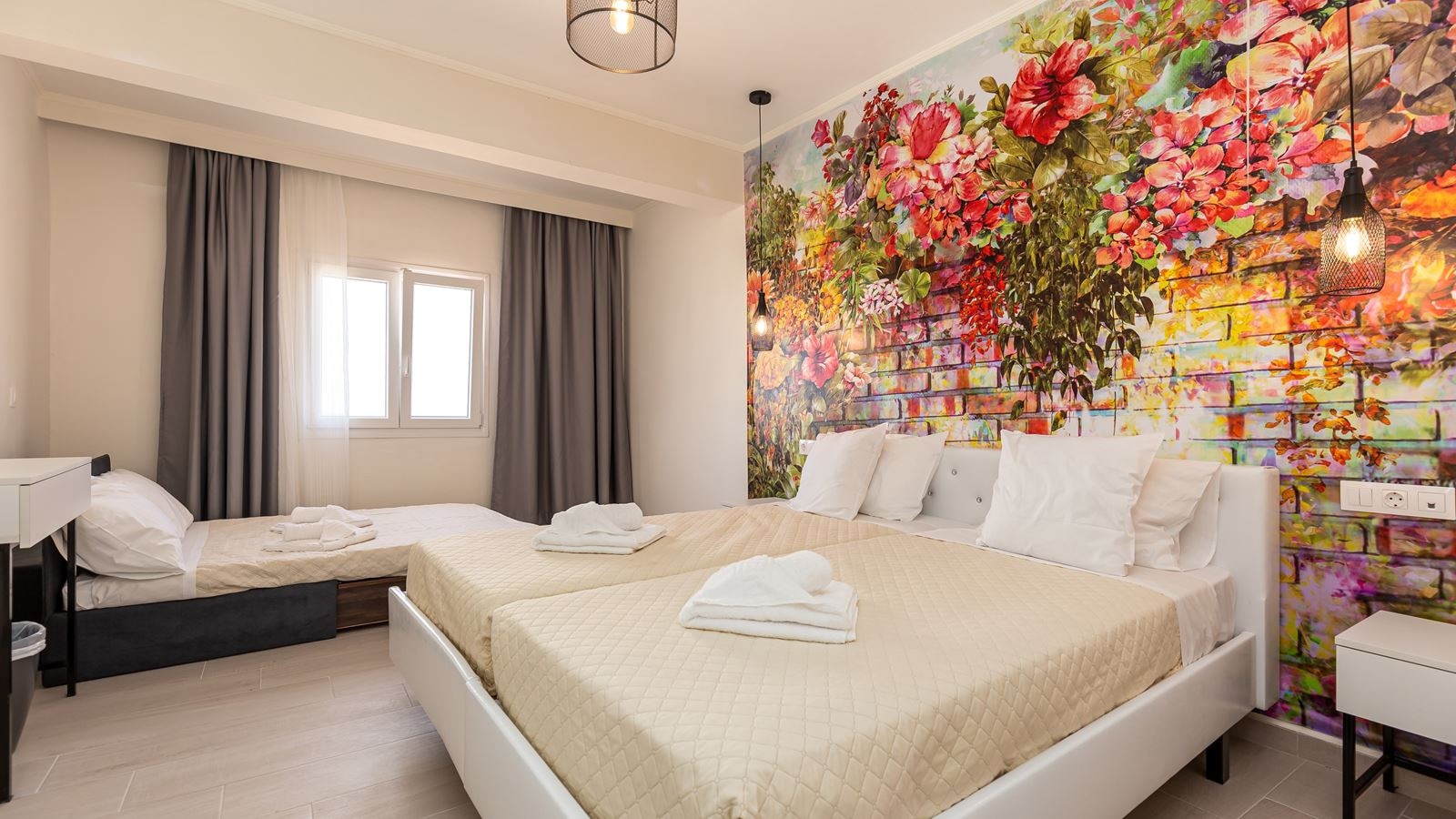 rooms-quadruple-room-seaview-balcony-or-terrace