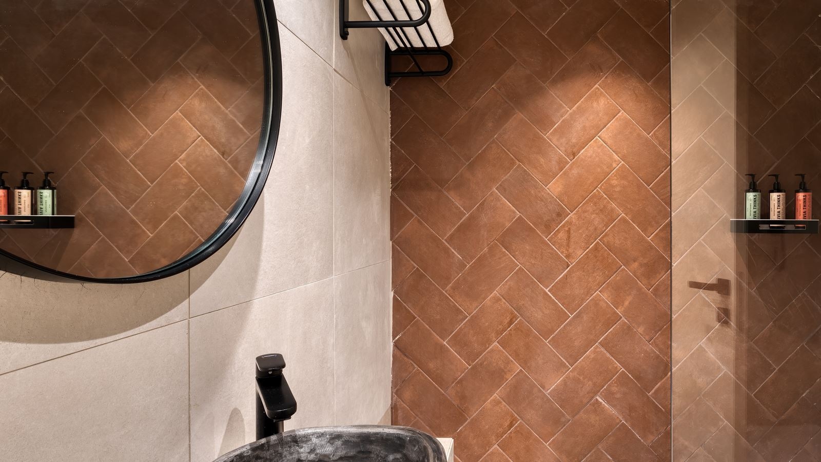 rooms-tropical-cozy-suite