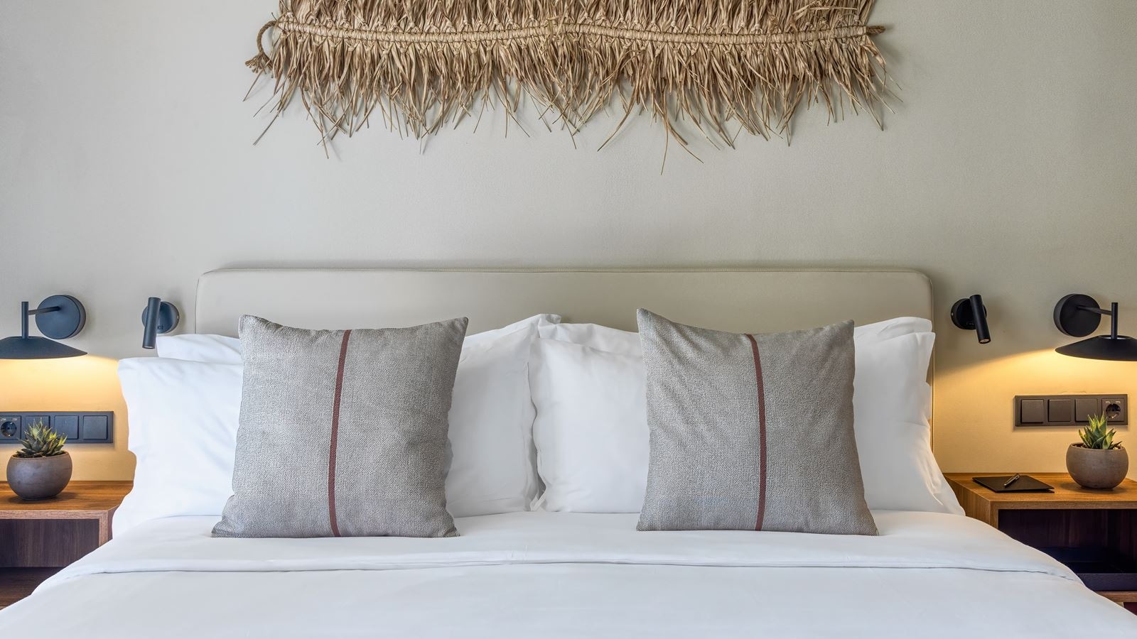 rooms-tropical-cozy-suite