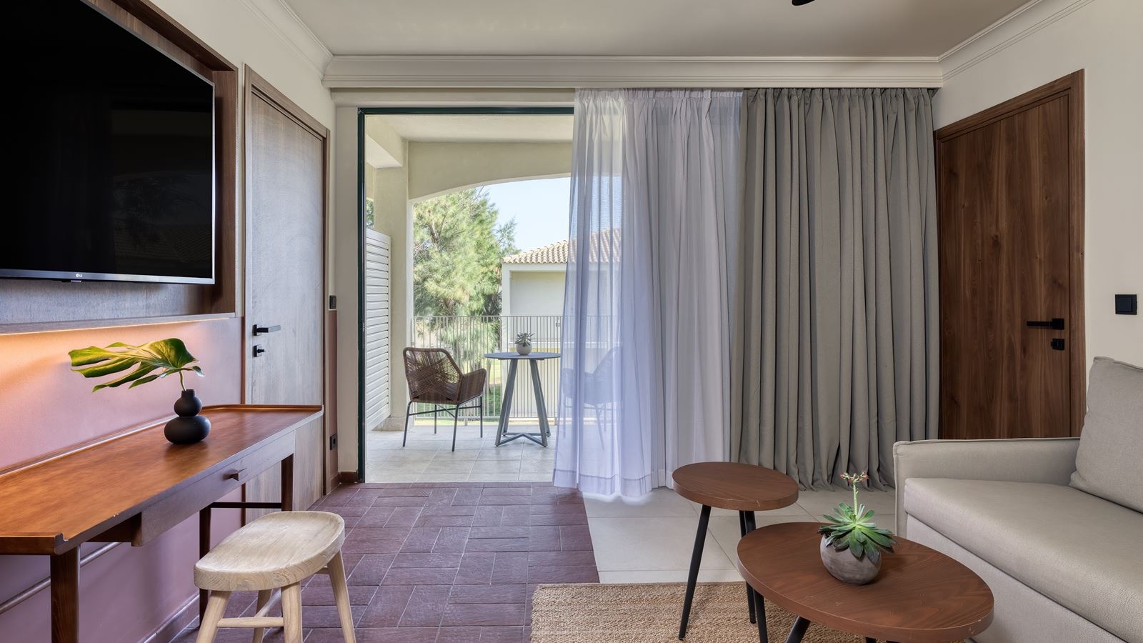 rooms-tropical-cozy-suite