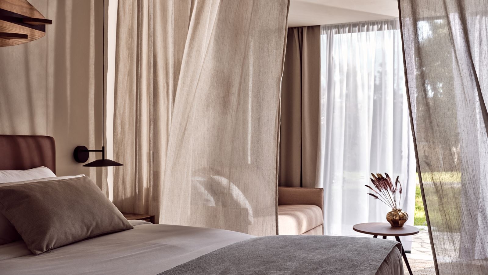 rooms-grand-tropical-cozy-suite