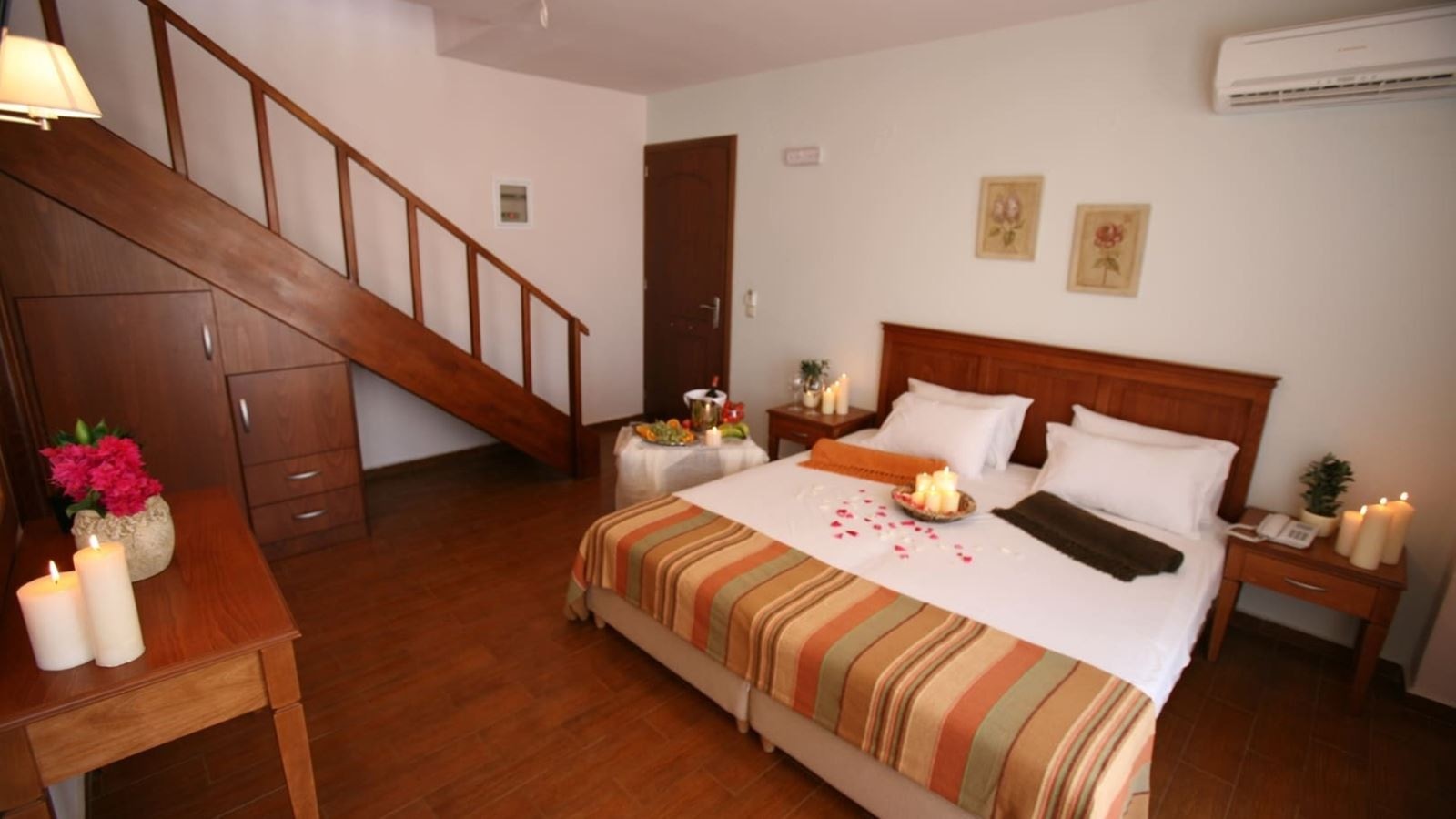 rooms-superior-maisonette-pool-view-balcony-or-terrace