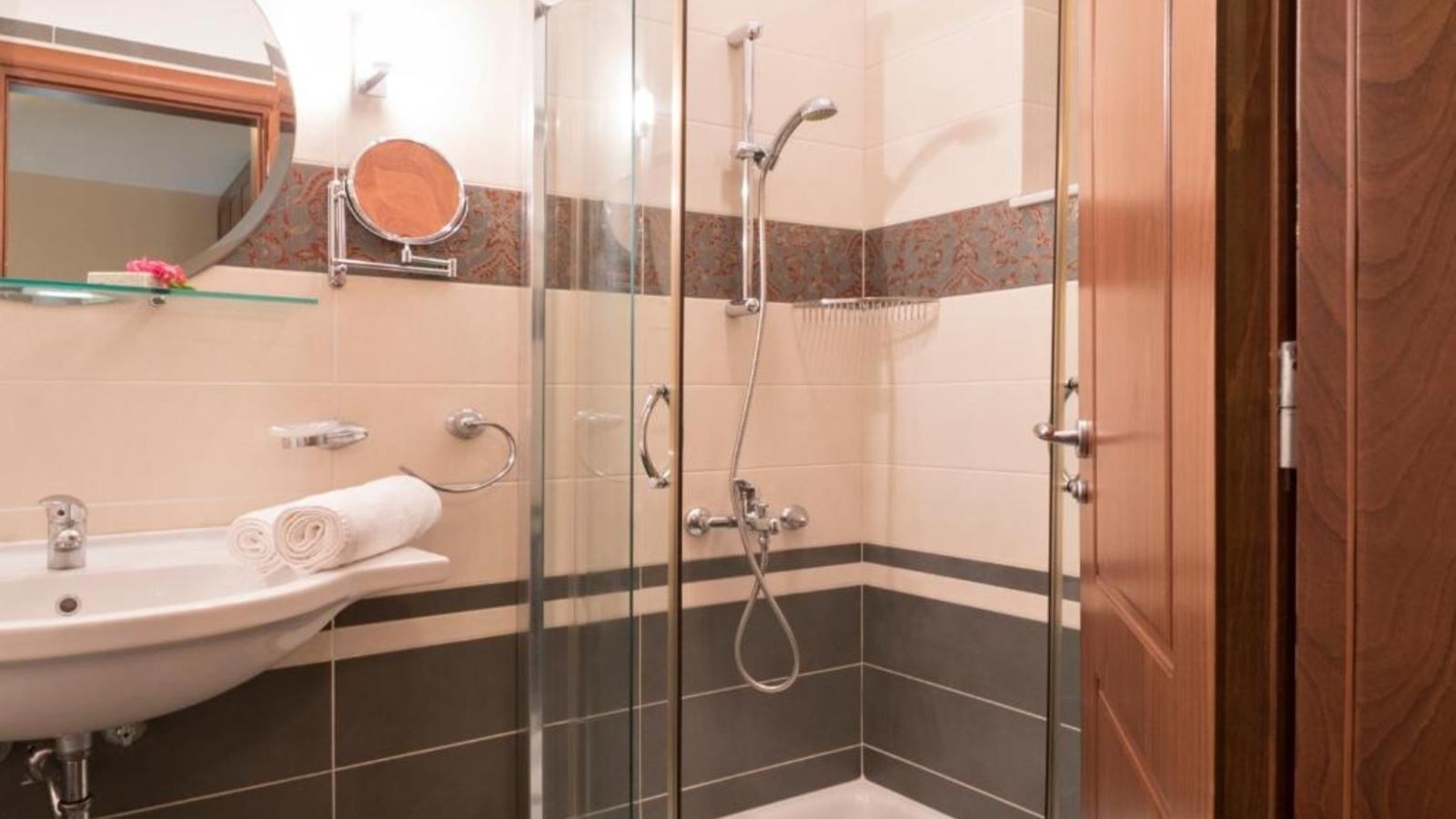 rooms-superior-studio-garden-or-pool-view-balcony-or-terrace