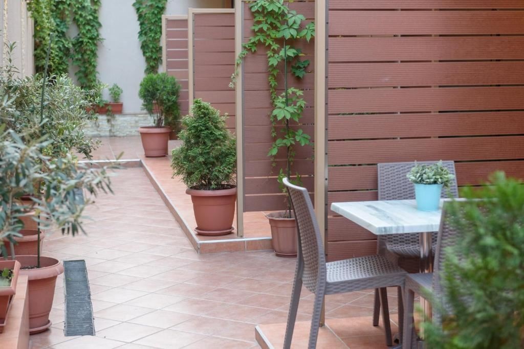 rooms-room-family-ground-floor-mountain-view-balcony-or-terrace