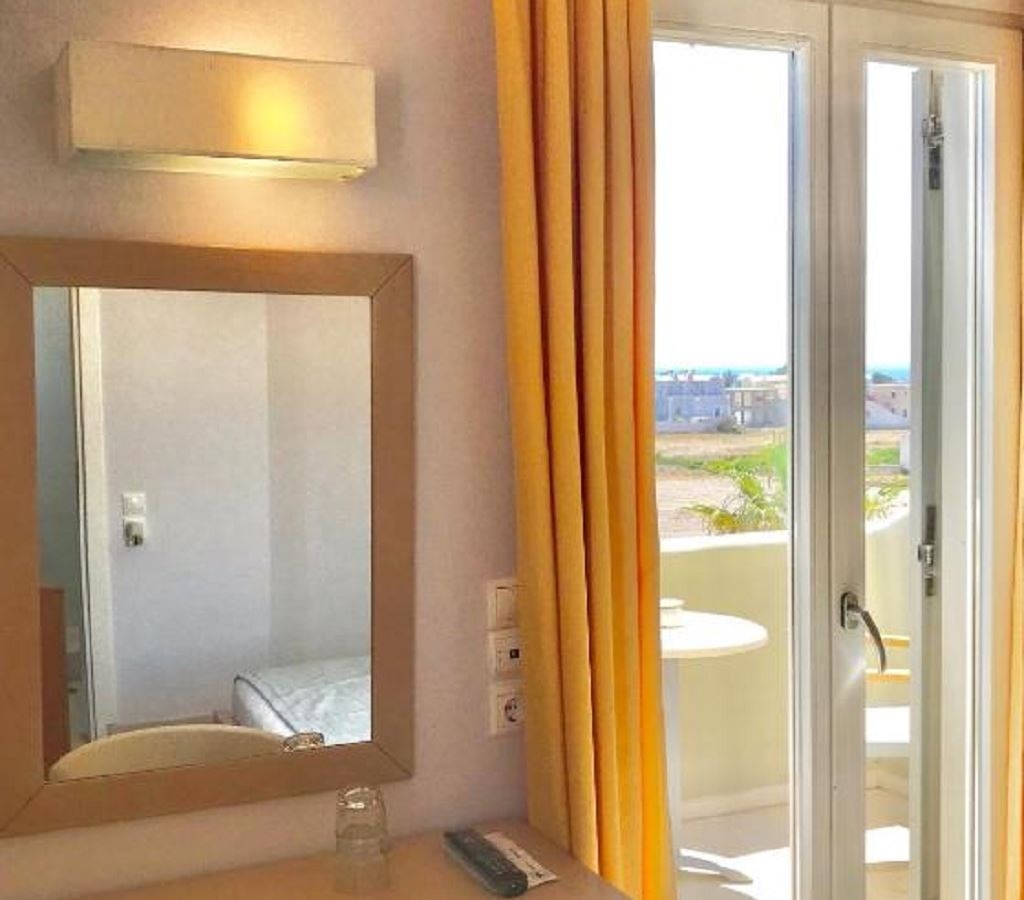 rooms-premium-double-partial-sea-view