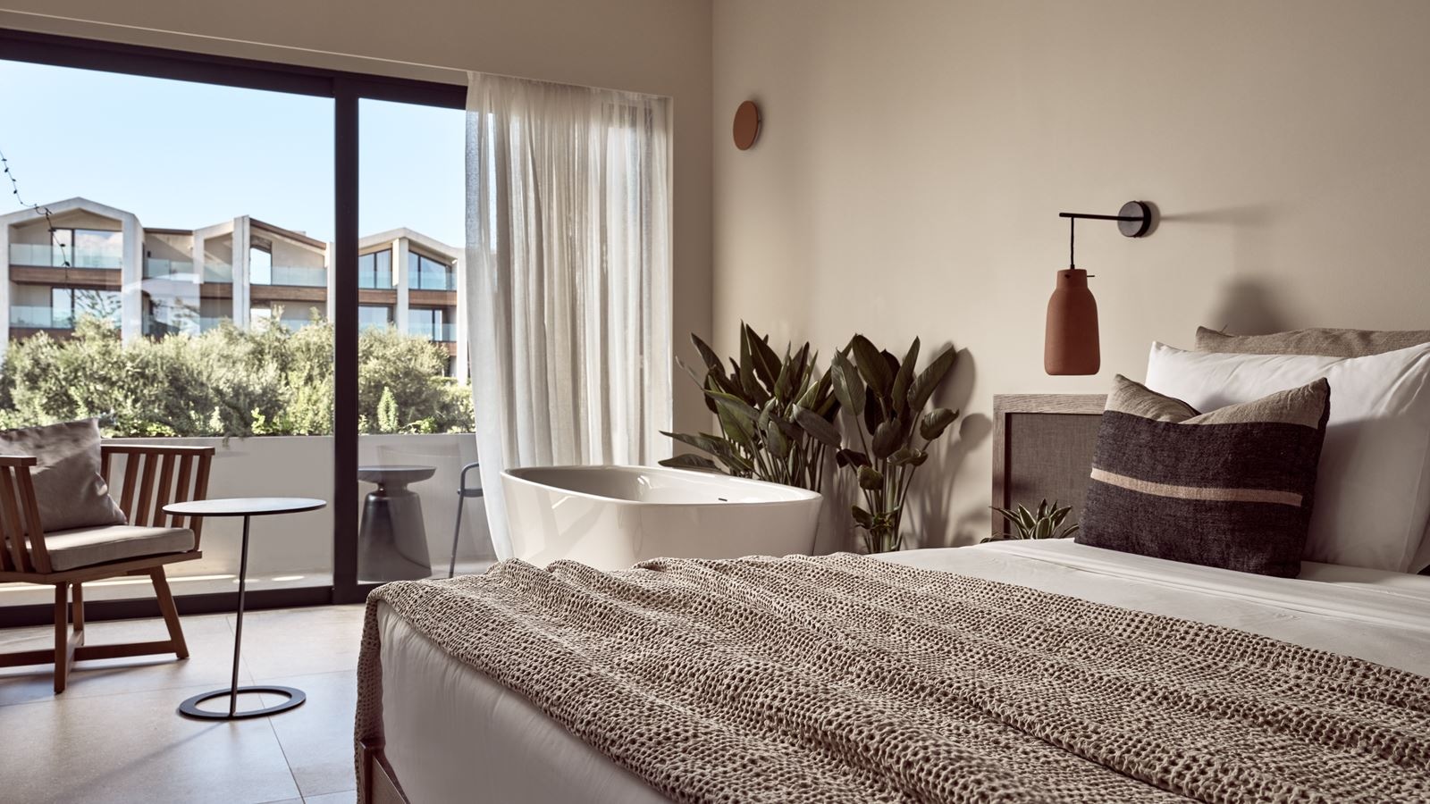 rooms-junior-suit-with-jaccuzi